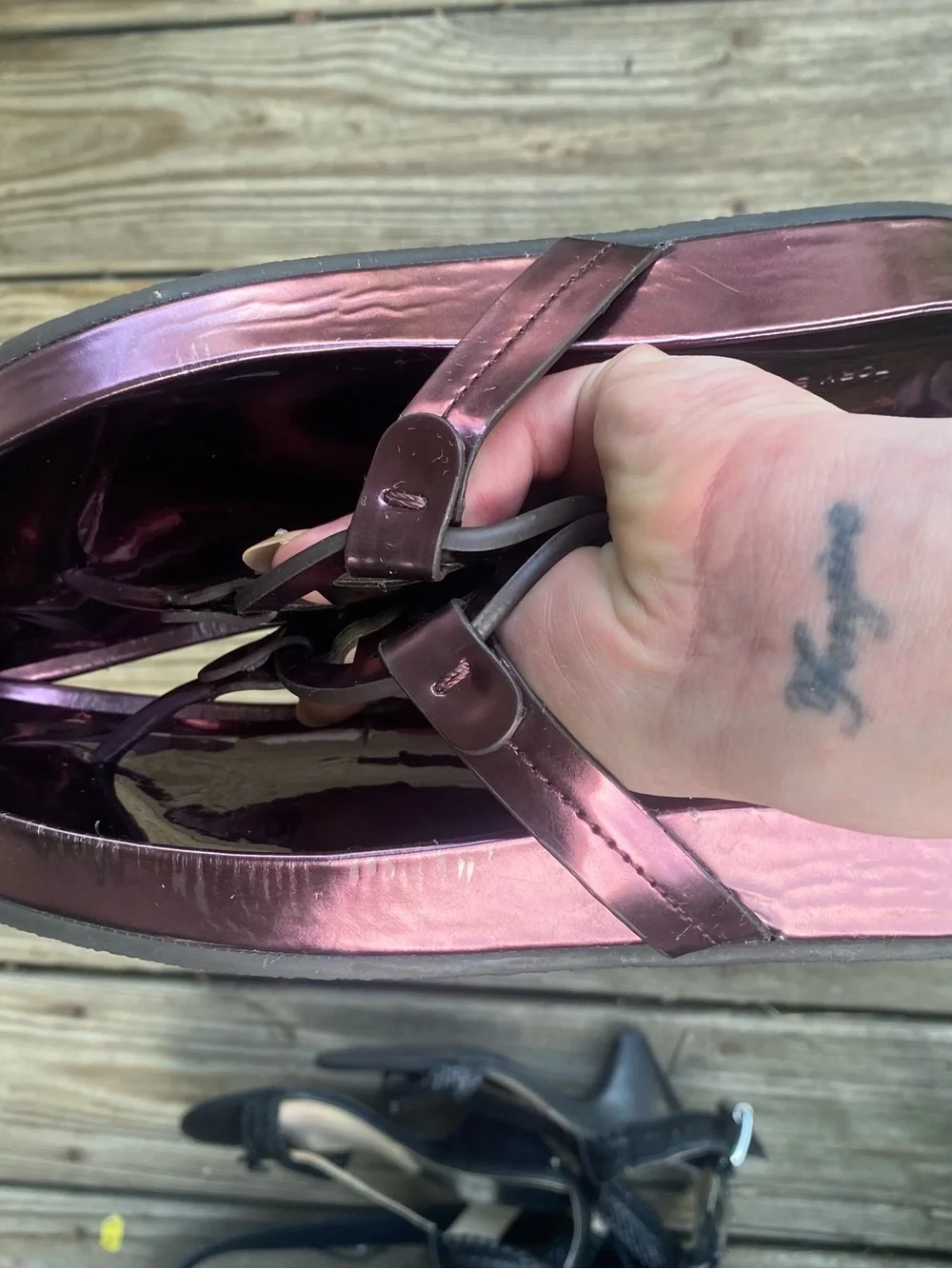 TORY BURCH- “Miller Cloud” Purple Metallic Mirror Logo Thong Sandals
